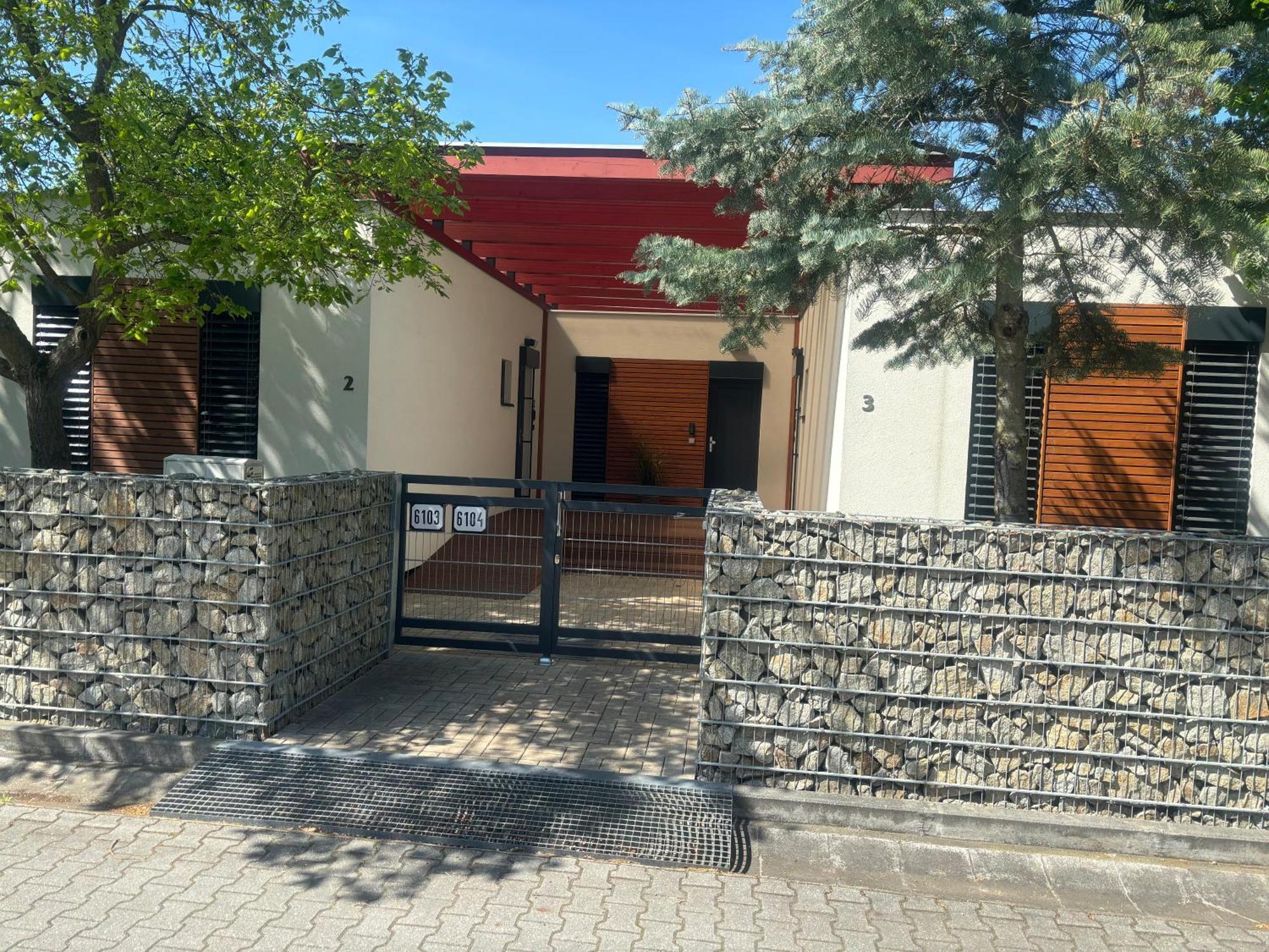 Motel M Malacky Buitenkant foto