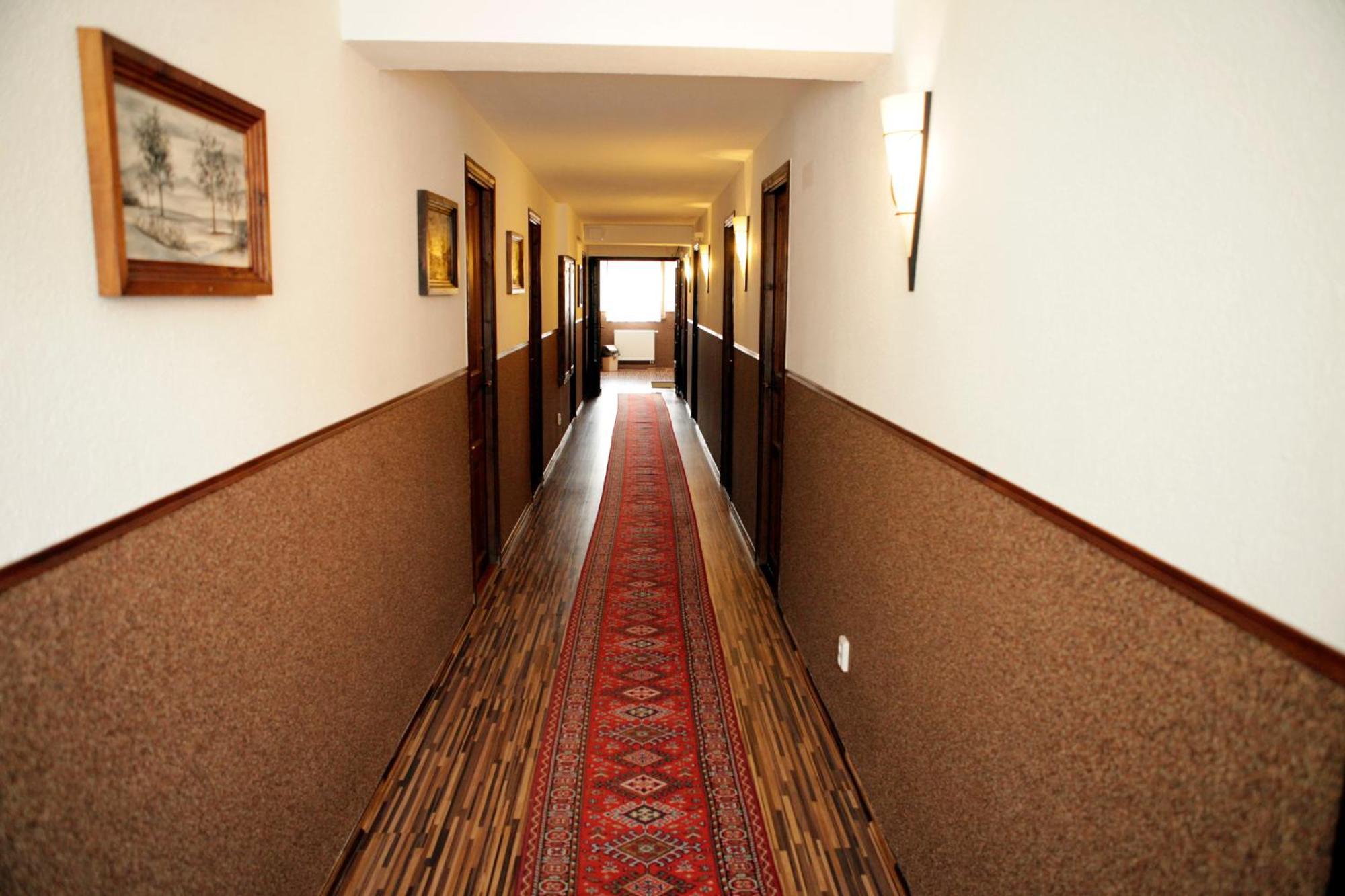 Motel M Malacky Buitenkant foto